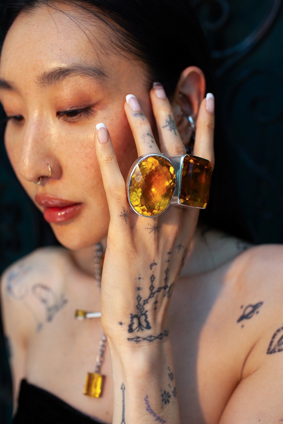 Oval Colossus Ring in Golden (Silver)
