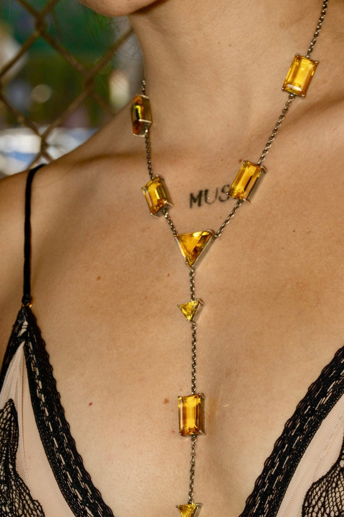 Slink Y-Chain in Golden (Silver)