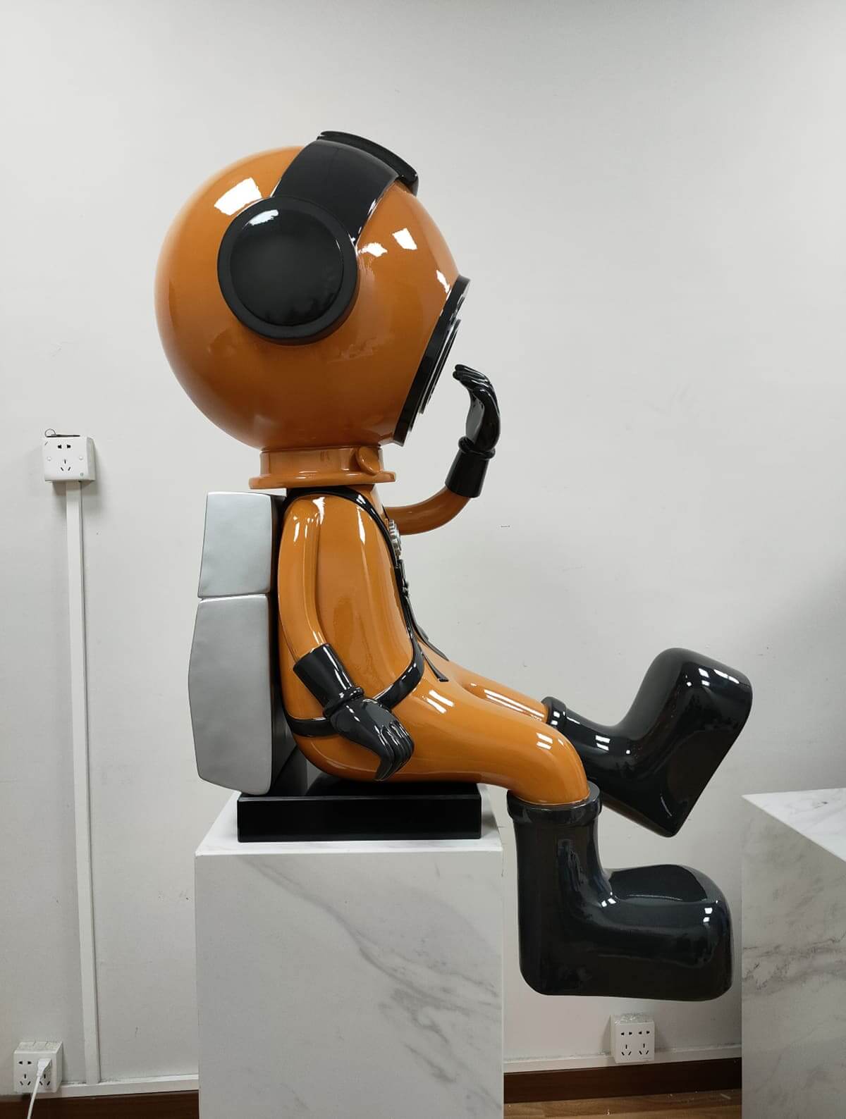 Tynova Sculpture Floor Lamp